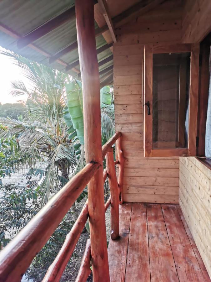 Lake Side View Cabana Tissamaharama Esterno foto